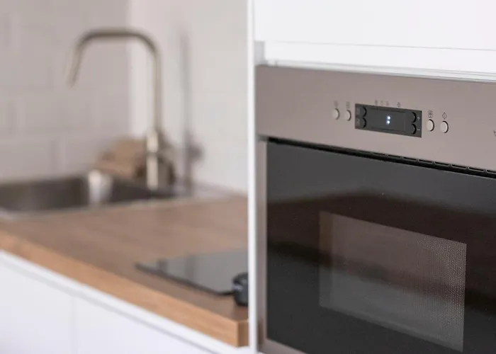 Atlantic Garden & Surf 165 *